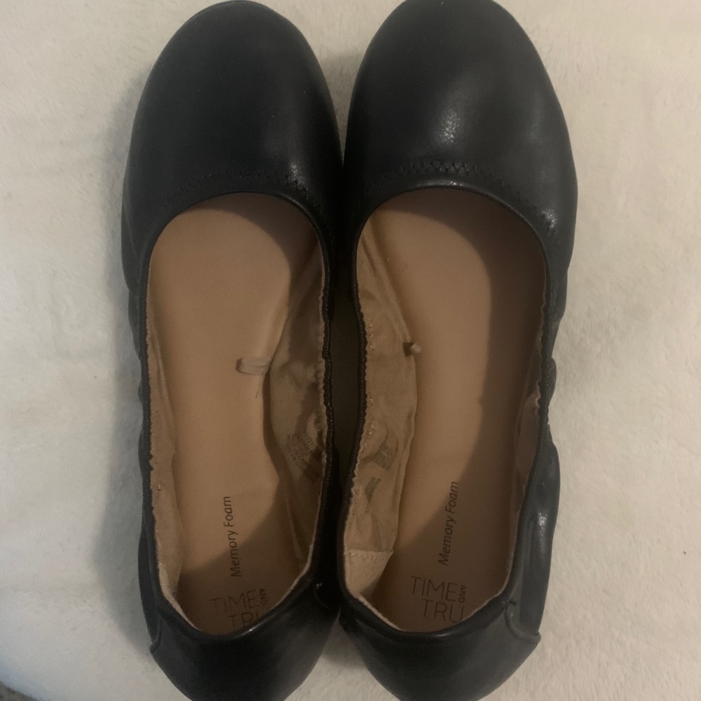 Time and Tru Black Scrunch Ballet Flat - size 10